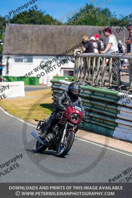 Vintage motorcycle club;eventdigitalimages;mallory park;mallory park trackday photographs;no limits trackdays;peter wileman photography;trackday digital images;trackday photos;vmcc festival 1000 bikes photographs